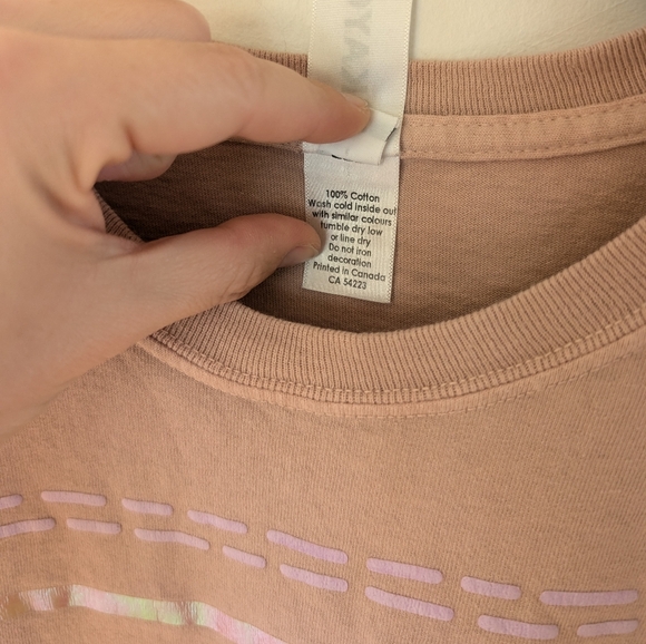 OKAYOK Iridescent Squiggles Dusty Rose Boxy Tee (M) - Picture 8 of 14